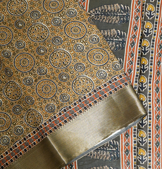 Soft Maheshwari Cotton Saree with Contrast Border – Lightweight Festive Wear