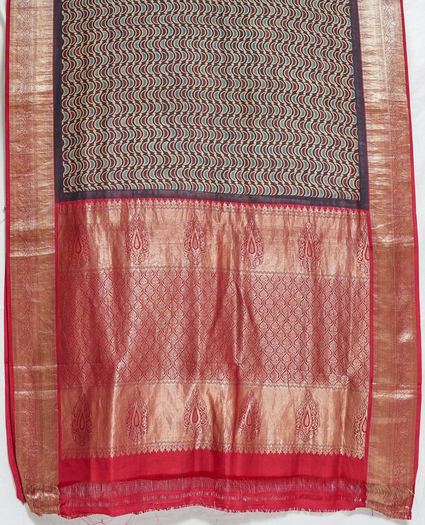 shakti kalamkari saree – bold black with red border & copper zari detailing